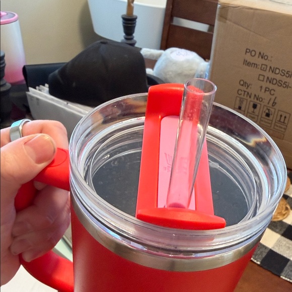 Stanley Red Insulated Tumbler - Picture 6 of 6
